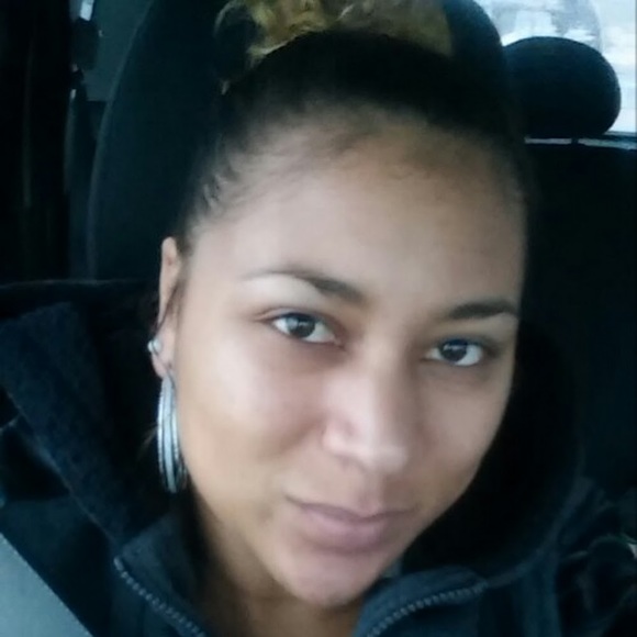 Meet your Posher, Camille - Picture 1 of 1